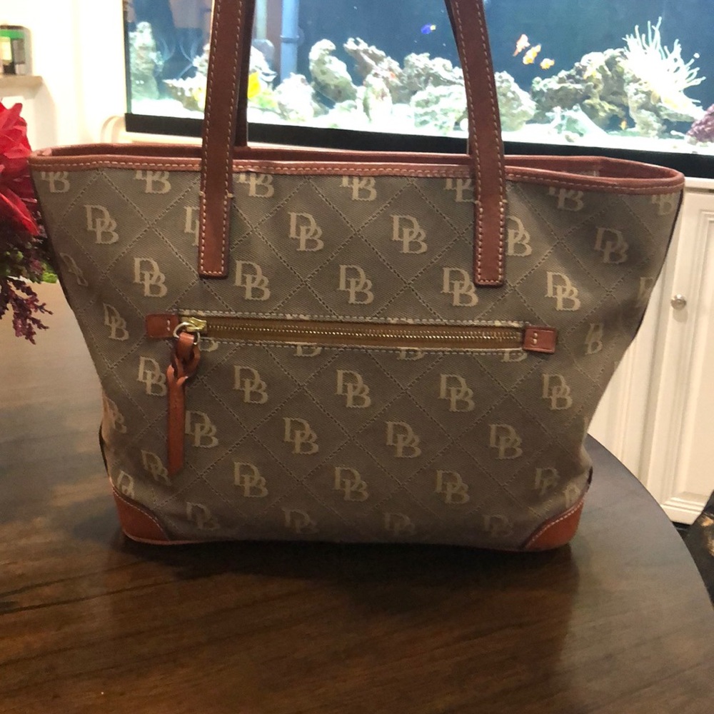 Dooney & Bourke Medium Logo Tote used - Picture 3 of 4